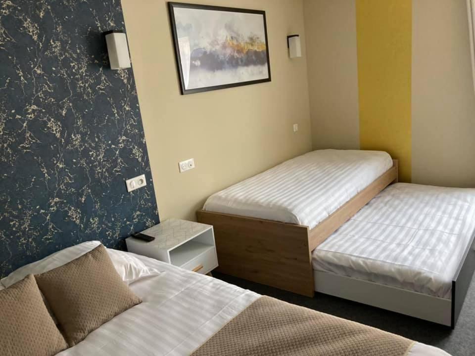 Logis Hotel Restaurant Des Voyageurs 르말쥬빌 외부 사진