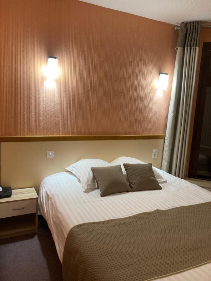 Logis Hotel Restaurant Des Voyageurs 르말쥬빌 외부 사진