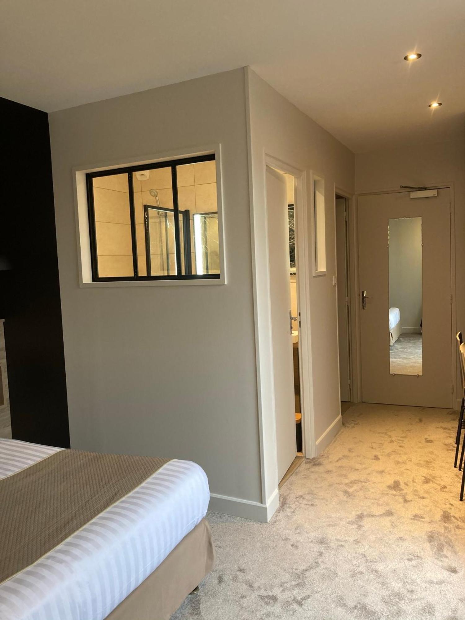 Logis Hotel Restaurant Des Voyageurs 르말쥬빌 외부 사진
